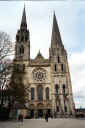 04-25-01 Chartres facade.jpg (65815 bytes)