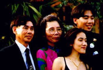 photo de famille copy.jpg (87393 bytes)